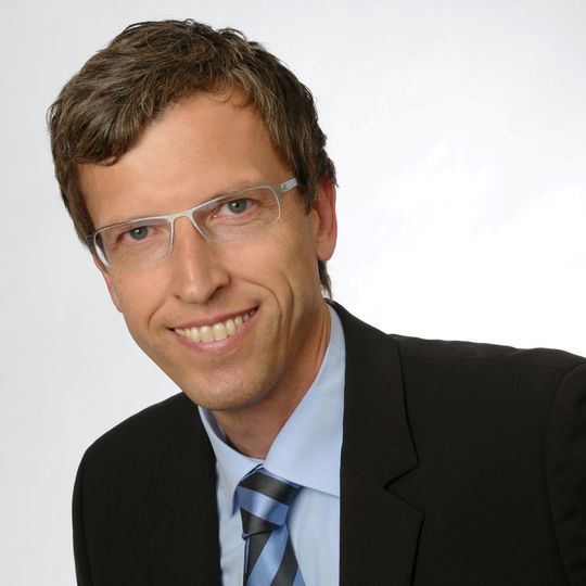 Jörg Hoffmann ist der Geschäftsführer von Hoffmann Engineering. Jörg Hoffmann ist der Geschäftsführer von Hoffmann Engineering.