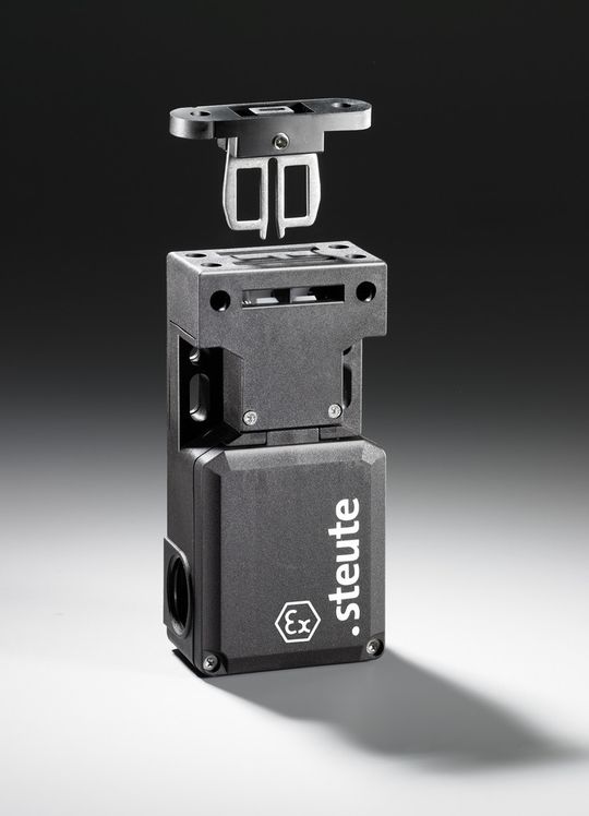 The Ex-variant “Ex AZ 16” has the same dimensions as the original version, so that the switches are 1:1 compatible for assembly purposes. The Ex-variant “Ex AZ 16” has the same dimensions as the original version, so that the switches are 1:1 compatible for assembly purposes.