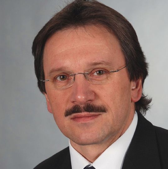 Dr. Mario Ledig ist neuer Geschäftsbereichsleiter in Jenoptik-Sparte Laser & Materialbearbeitung. Dr. Mario Ledig ist neuer Geschäftsbereichsleiter in Jenoptik-Sparte Laser & Materialbearbeitung.