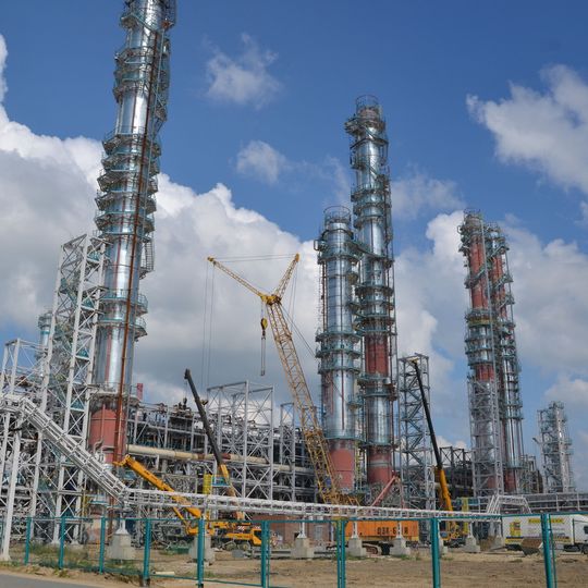 Constructruction of the second stage of gas fractionation uniit (GFU-2) at Tobolsk-Neftekhim Constructruction of the second stage of gas fractionation uniit (GFU-2) at Tobolsk-Neftekhim