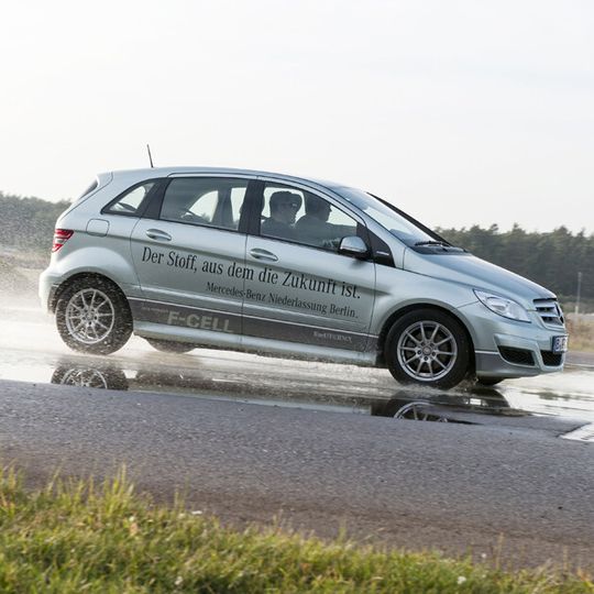 Die Brennstoffzelle ist laut DWV nicht zu teuer für den Autoantrieb. Die Brennstoffzelle ist laut DWV nicht zu teuer für den Autoantrieb.