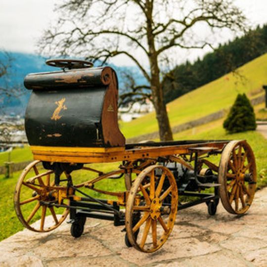 Weltpremiere zum fünften Geburtstag des Zuffenhausener Porsche-Museums: Die erste Porsche-Konstruktion der Welt „P1“. Weltpremiere zum fünften Geburtstag des Zuffenhausener Porsche-Museums: Die erste Porsche-Konstruktion der Welt „P1“.