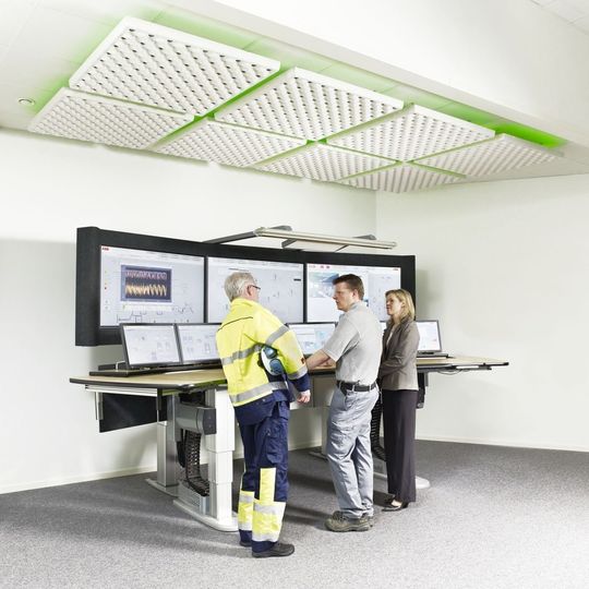 Die Charakteristika der Version 6 des 800xA soll eine optimale Arbeitsumgebung schaffen und so zu einer Leistungssteigerung beim Bedienpersonal beitragen. Die Charakteristika der Version 6 des 800xA soll eine optimale Arbeitsumgebung schaffen und so zu einer Leistungssteigerung beim Bedienpersonal beitragen.