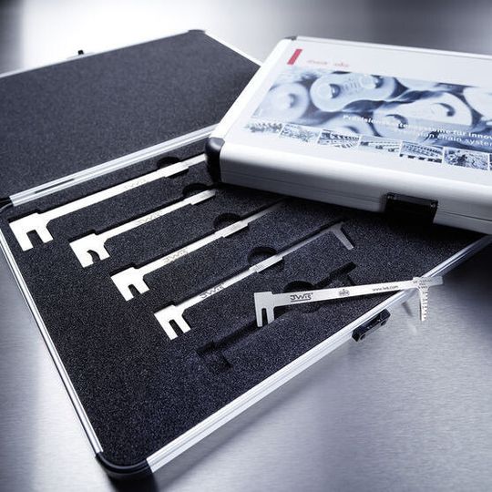 Iwis Verschleißlehren messen und berechnen verschleißbedingte Kettenlängung.