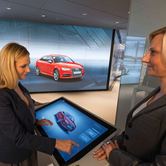 In Berlin können Audi-Kunden die Fahrzeuge des Premiumherstellers künftig digital erleben. In Berlin können Audi-Kunden die Fahrzeuge des Premiumherstellers künftig digital erleben.