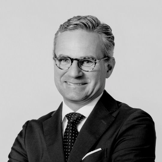Verstärkt das Team von Graf Lambsdorff & Compagnie: Ferdinand Robert Schulhauser . Verstärkt das Team von Graf Lambsdorff & Compagnie: Ferdinand Robert Schulhauser .