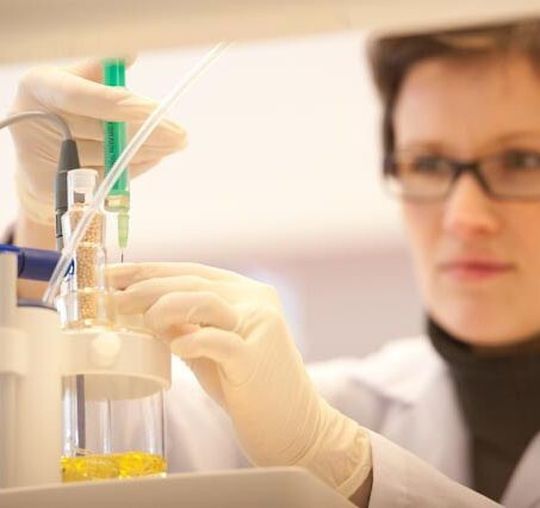 Im Bionanopark des Technologiepark Lodz forschen die Mitarbeiter neben der Wirkstoffforschung auch an biotechnologischen Lösungen für die Agrarindustrie. Im Bionanopark des Technologiepark Lodz forschen die Mitarbeiter neben der Wirkstoffforschung auch an biotechnologischen Lösungen für die Agrarindustrie.