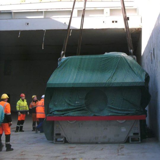 Von Antwerpen aus wurde der überdimensionale Scanner via Schiff über den Atlantik transportiert. Von Antwerpen aus wurde der überdimensionale Scanner via Schiff über den Atlantik transportiert.