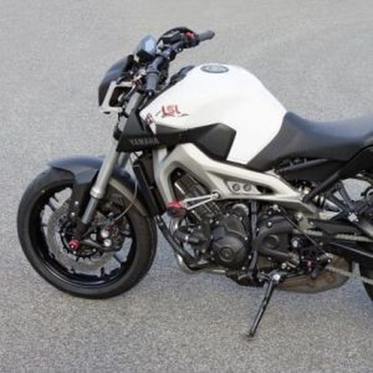 Yamaha MT-09 in der Version, wie sie LSL Motorradtechnik als schöner erachtet. Yamaha MT-09 in der Version, wie sie LSL Motorradtechnik als schöner erachtet.