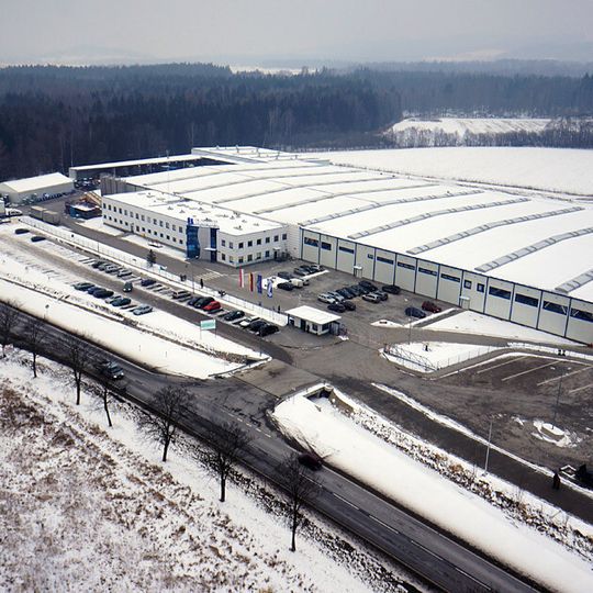 Knapp 25.000 Quadratmeter Produktionsfläche stehen dem Unternehmen Dr. Schneider nach der Erweiterung zur Verfügung. Knapp 25.000 Quadratmeter Produktionsfläche stehen dem Unternehmen Dr. Schneider nach der Erweiterung zur Verfügung.