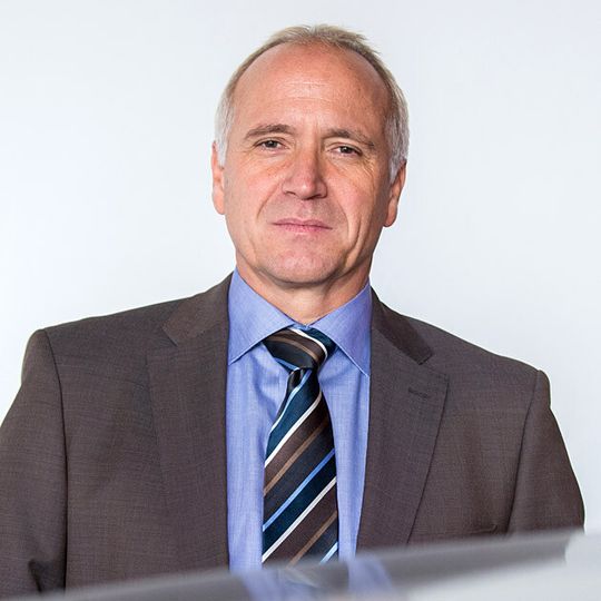 Eckart Ruban ist Head of Automotive Industry Team bei Evonik Industries. Eckart Ruban ist Head of Automotive Industry Team bei Evonik Industries.