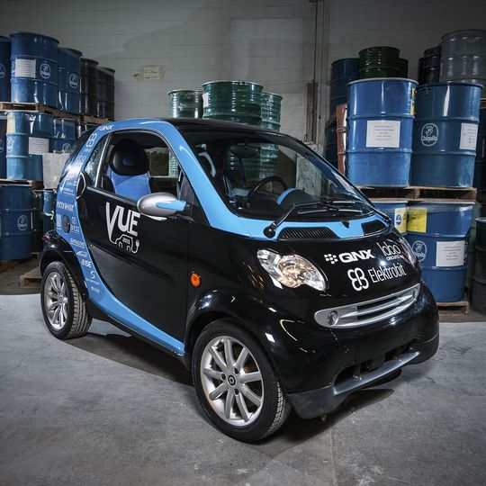 Das Véhicule Urbain Électrique: Basis ist ein Smart Fortwo Coupe Chassis von 2006. Das Véhicule Urbain Électrique: Basis ist ein Smart Fortwo Coupe Chassis von 2006.