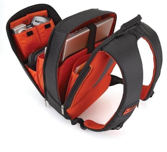 Logitech nimmt Notebooktaschen und -rucksäcke ins Programm. Logitech nimmt Notebooktaschen und -rucksäcke ins Programm.