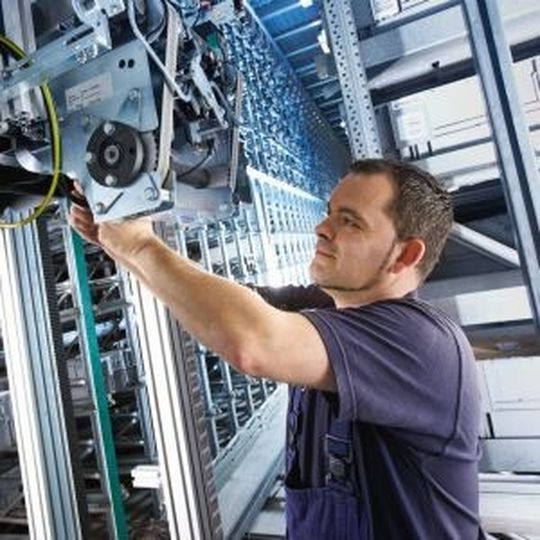 Instandhaltung in der Logistik wird immer wichtiger. Instandhaltung in der Logistik wird immer wichtiger.