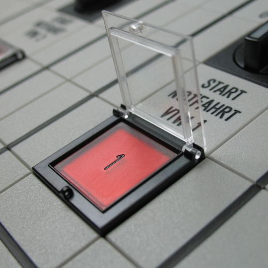 Prozessleittechnik heiratet Mosaiktableaus.