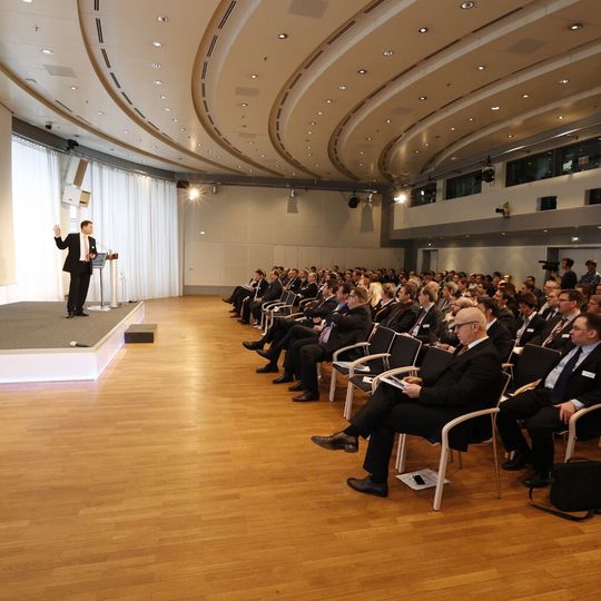 Die 24. Vision-Days finden am 26./27. Februar 2014 unter dem Motto „Vernetzt – Transparent – Profitabel“ im Haus der Bayerischen Wirtschaft in München statt. Die 24. Vision-Days finden am 26./27. Februar 2014 unter dem Motto „Vernetzt – Transparent – Profitabel“ im Haus der Bayerischen Wirtschaft in München statt.