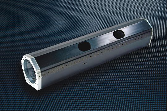 The newly developed Z-axis of the Pro X1000 by Lernic saves 45% of the weight and is therefore more dynamic than conventional systems. The newly developed Z-axis of the Pro X1000 by Lernic saves 45% of the weight and is therefore more dynamic than conventional systems.