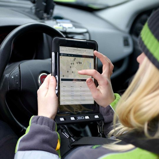 Auch für den Lieferdienst kann es praktischer sein, im Auto zuzustellen und nicht mehrfach beim Empfänger klingeln zu müssen. Auch für den Lieferdienst kann es praktischer sein, im Auto zuzustellen und nicht mehrfach beim Empfänger klingeln zu müssen.