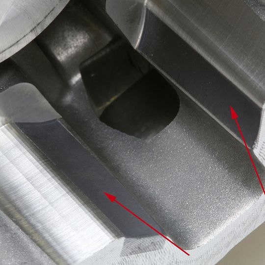 Das Aluminiumbauteil enthält Flächen, die mit dem neuen Lasox-Coat-Verfahren beschichtet sind. Das Aluminiumbauteil enthält Flächen, die mit dem neuen Lasox-Coat-Verfahren beschichtet sind.