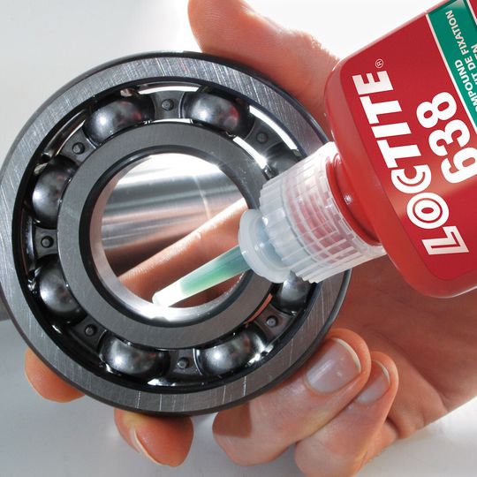 Als Fügeklebstoffe für Lager, Buchsen, Zahnräder und zylindrische Teile in Gehäusen und auf Wellen bieten Loctite 638 und Loctite 648 eine höhere Kraftübertragung sowie eine gleichmäßigere Spannungsverteilung, wodurch Reibkorrosion verhindern wird. Als Fügeklebstoffe für Lager, Buchsen, Zahnräder und zylindrische Teile in Gehäusen und auf Wellen bieten Loctite 638 und Loctite 648 eine höhere Kraftübertragung sowie eine gleichmäßigere Spannungsverteilung, wodurch Reibkorrosion verhindern wird.