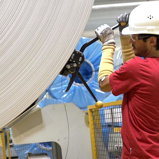 Der Aluminiumkonzern Hydro investiert in Deutschland 130 Millionen Euro für eine neue Produktionslinie zur Herstellung von Karosserieblechen am Standort Grevenbroich. Der Aluminiumkonzern Hydro investiert in Deutschland 130 Millionen Euro für eine neue Produktionslinie zur Herstellung von Karosserieblechen am Standort Grevenbroich.