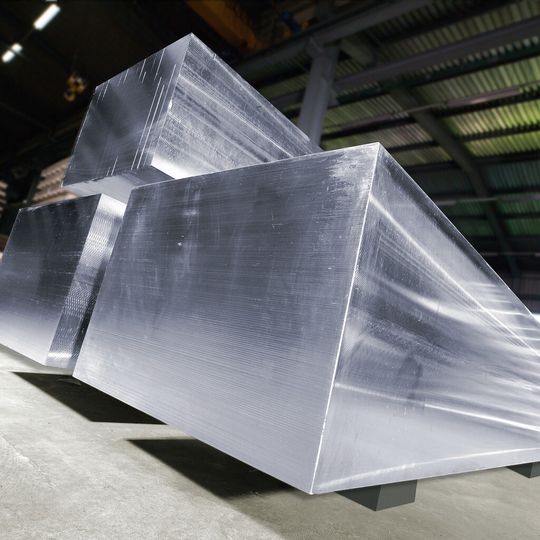 Die neu erhältlichen Schmiedeblöcke der ThyssenKrupp Materials Schweiz AG im Ausgangsformat. Die neu erhältlichen Schmiedeblöcke der ThyssenKrupp Materials Schweiz AG im Ausgangsformat.