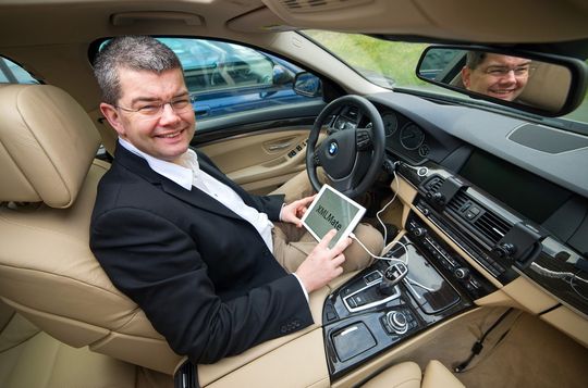 Informatik-Professor Andreas Zeller von der Universität des Saarlandes hat eine Software entwickelt, die eine Vielzahl unterschiedlicher Programme automatisch testen kann. Informatik-Professor Andreas Zeller von der Universität des Saarlandes hat eine Software entwickelt, die eine Vielzahl unterschiedlicher Programme automatisch testen kann.