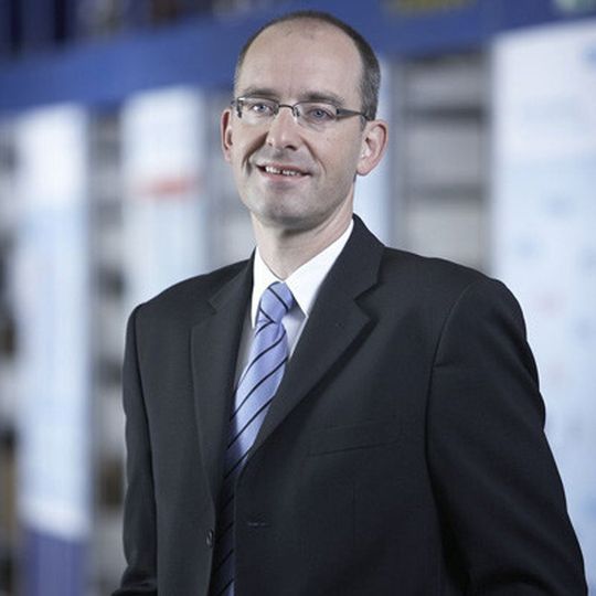 Andreas Mangler: Embedded-Systeme als Triebfedern für das Internet der Dinge und Dienste Andreas Mangler: Embedded-Systeme als Triebfedern für das Internet der Dinge und Dienste