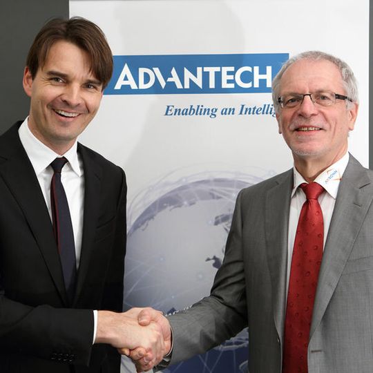 Kooperation: Oliver Utesch, Advantech, und Klaus Lederer, Aaronn Electronic Kooperation: Oliver Utesch, Advantech, und Klaus Lederer, Aaronn Electronic