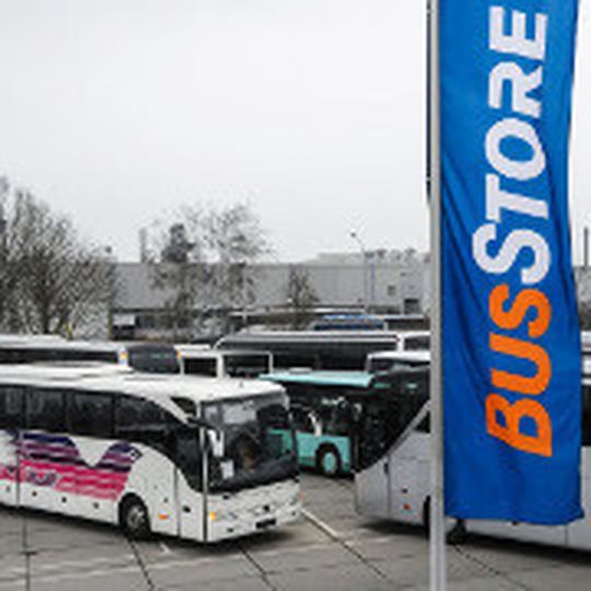 Busstore – ein neuer Name für das europaweite Gebrauchtbus-Netzwerk von Daimler. Busstore – ein neuer Name für das europaweite Gebrauchtbus-Netzwerk von Daimler.