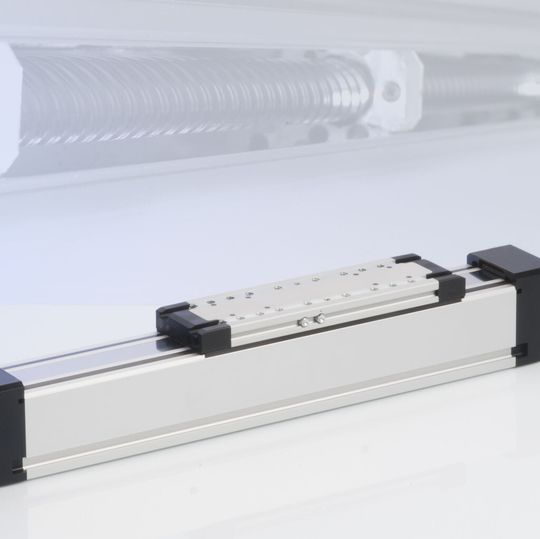 Bei der spindelgetriebenen RK DuoLine verhindert eine mitlaufende Spindelunterstützung das unerwünschte Aufschwingen der Spindel bei hohen Drehzahlen und Spindellängen Bei der spindelgetriebenen RK DuoLine verhindert eine mitlaufende Spindelunterstützung das unerwünschte Aufschwingen der Spindel bei hohen Drehzahlen und Spindellängen