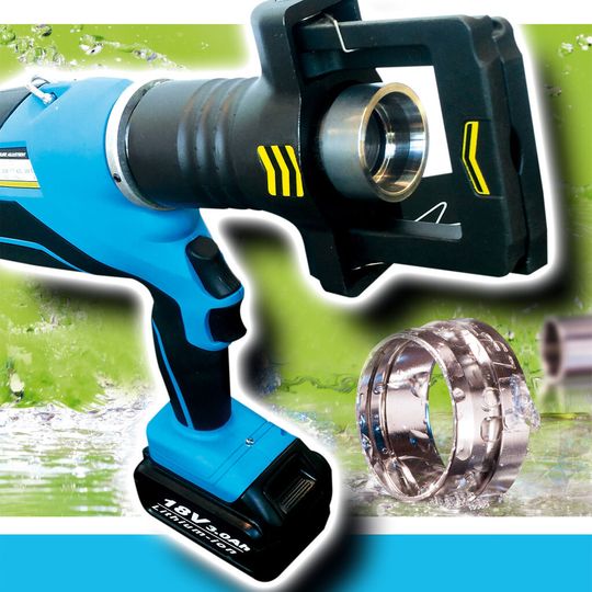 Es gibt eine neue Ausführung des mobilen Hand-Vormontagegerätes für Schneidring-Verschraubungen von Schwer Fittings. Es gibt eine neue Ausführung des mobilen Hand-Vormontagegerätes für Schneidring-Verschraubungen von Schwer Fittings.