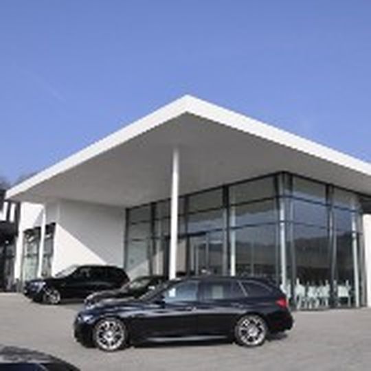 Der neue Kaltenbach-Standort erfüllt die neuesten CI-Richtlinien des Herstellers. Der neue Kaltenbach-Standort erfüllt die neuesten CI-Richtlinien des Herstellers.