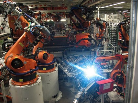 Le processus de brasage CMT Braze+ développé par Fronius en collaboration avec AUDI AG est utilisé avec succès dans le cadre de la fabrication en série de l'Audi A7. Le processus de brasage CMT Braze+ développé par Fronius en collaboration avec AUDI AG est utilisé avec succès dans le cadre de la fabrication en série de l'Audi A7.