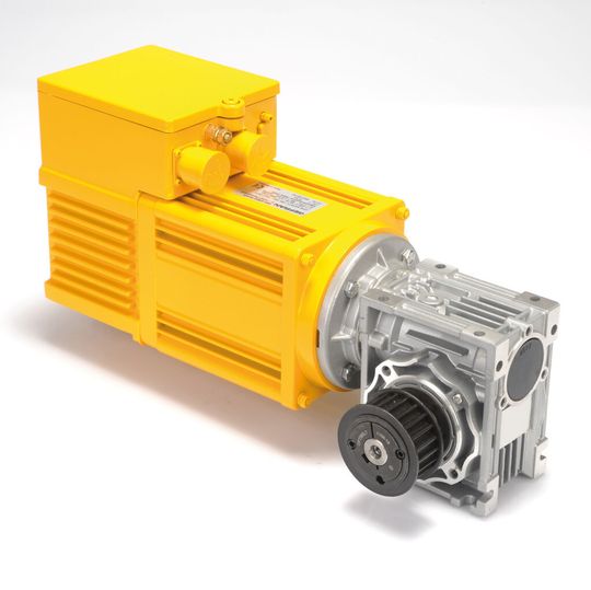 KFM Safety: Die dezentrale Komplettlösung für Sicherheitstüren an Spritzgießmaschinen vereint Motor, Frequenzumrichter, Positioniereinheit, sichere Funktionen und Getriebe in einem kompakten Aggregat.