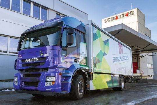 E-Force One ist, gemäss Firmenangaben der weltweit erste Elektro-Lkw, der wirtschaftlich betrieben werden kann. E-Force One ist, gemäss Firmenangaben der weltweit erste Elektro-Lkw, der wirtschaftlich betrieben werden kann.