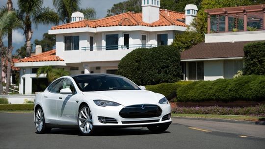 Copyright 2002-2010 Tesla Motors, Inc. Alle Rechte vorbehalten Copyright 2002-2010 Tesla Motors, Inc. Alle Rechte vorbehalten