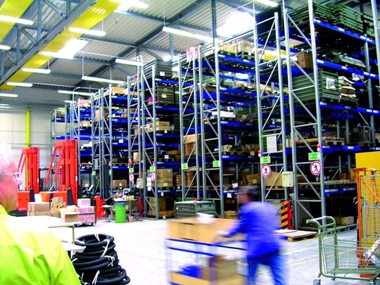Früher öffentlich erbrachte Logistik-Dienstleistungen wurden zum großen Teil privatisiert. Bild: DHL Früher öffentlich erbrachte Logistik-Dienstleistungen wurden zum großen Teil privatisiert. Bild: DHL