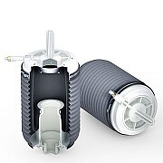 An der Hinterachse des Porsche Macan ist die Luftfeder vom Dämpfer getrennt. An der Hinterachse des Porsche Macan ist die Luftfeder vom Dämpfer getrennt.