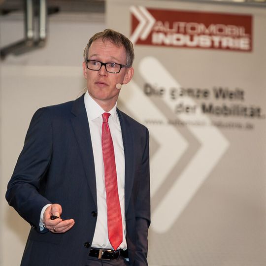 Christian Kleinhans von Berylls Strategy Advisors referierte auf dem Leichtbau-Gipfel 2014 der Fachzeitschrift »Automobil Industrie« zum Thema Karosserieleichtbau. Dieser Trend erzeuge einen Wachstumsmarkt, vorrangig in Europa, China und Nordamerika. Christian Kleinhans von Berylls Strategy Advisors referierte auf dem Leichtbau-Gipfel 2014 der Fachzeitschrift »Automobil Industrie« zum Thema Karosserieleichtbau. Dieser Trend erzeuge einen Wachstumsmarkt, vorrangig in Europa, China und Nordamerika.