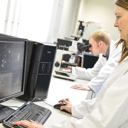 Nanosight Nanopartikel Tracking-Analyse-Systeme werden auf der Analytica am Malvern Stand gezeigt. Nanosight Nanopartikel Tracking-Analyse-Systeme werden auf der Analytica am Malvern Stand gezeigt.