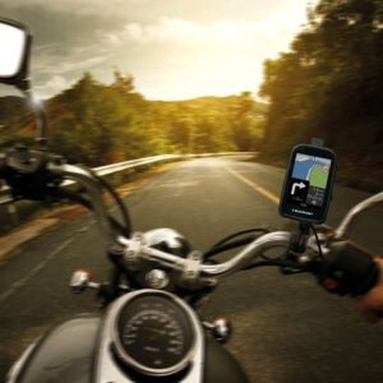 Das Motorradnavi „MotoPilot“ von Blaupunkt ist ab April 2014 im Handel erhältlich. Das Motorradnavi „MotoPilot“ von Blaupunkt ist ab April 2014 im Handel erhältlich.