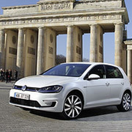 Volkswagen hat während der E-Mobilitätswochen in Berlin für seine Angebote mit Elektroantrieb geworben. Volkswagen hat während der E-Mobilitätswochen in Berlin für seine Angebote mit Elektroantrieb geworben.