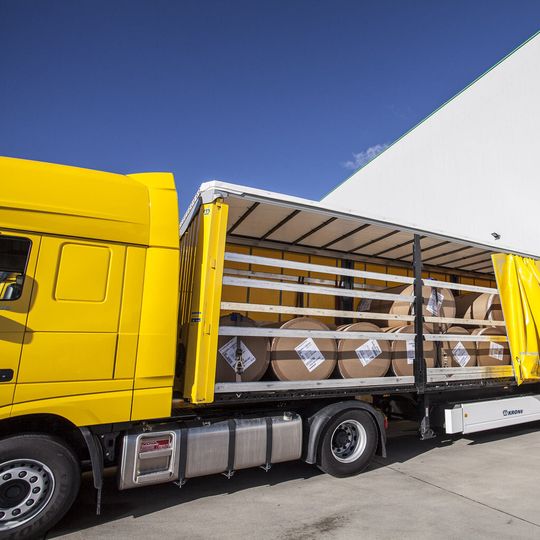 Die Nosta Group: vom Spediteur hin zu einem international agierenden Full-Service-Anbieter für Logistikdienstleistungen. Die Nosta Group: vom Spediteur hin zu einem international agierenden Full-Service-Anbieter für Logistikdienstleistungen.
