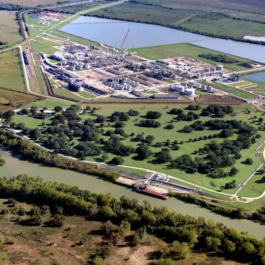 To better serve its customers in North and Latin America, the global chemical company Oxea has started basic engineering for a 2-Ethylhexanol (2-EH) and a Propanol unit at its world-scale production plant at Bay City, Texas. To better serve its customers in North and Latin America, the global chemical company Oxea has started basic engineering for a 2-Ethylhexanol (2-EH) and a Propanol unit at its world-scale production plant at Bay City, Texas.