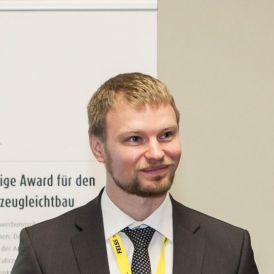 Martin Wachtel, Entwicklungs- und Berechnungsingenieur in der Fahrwerksvorentwicklung, ZF Friedrichshafen AG, auf dem Leichtbau-Gipfel 2014 in Würzburg. Martin Wachtel, Entwicklungs- und Berechnungsingenieur in der Fahrwerksvorentwicklung, ZF Friedrichshafen AG, auf dem Leichtbau-Gipfel 2014 in Würzburg.
