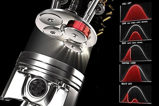 Mit seiner Multiair-Ventilsteuerung erreicht der 1.4-Liter-Turbo von Alfa hohe Leistung bei vertretbarem Verbrauch.