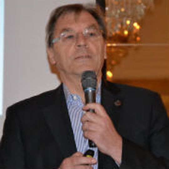 Josef A. Schmid gewährte den Händlern auch einen Ausblick auf die Modellneuheiten im Jahr 2015. Josef A. Schmid gewährte den Händlern auch einen Ausblick auf die Modellneuheiten im Jahr 2015.