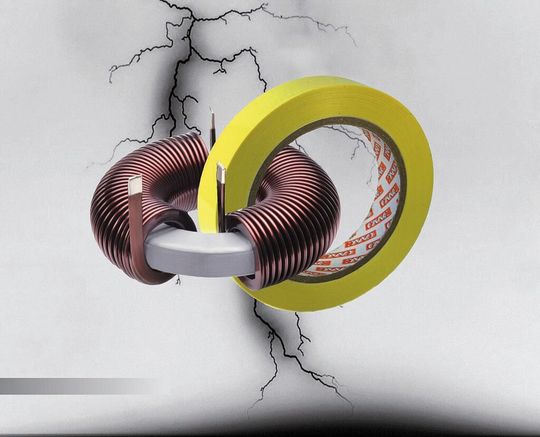 Durchschlagspannung: Der Wert verringert sich mit der Lebensdauer, weil die Isolationswerkstoffe altern. Durchschlagspannung: Der Wert verringert sich mit der Lebensdauer, weil die Isolationswerkstoffe altern.
