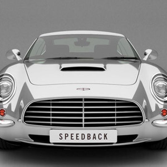 Der „Speedback“ aus der britischen Manufaktur David Brown Automotive könnte leicht als moderner Nachfolger der Aston Martin DB5 durchgehen. Der „Speedback“ aus der britischen Manufaktur David Brown Automotive könnte leicht als moderner Nachfolger der Aston Martin DB5 durchgehen.